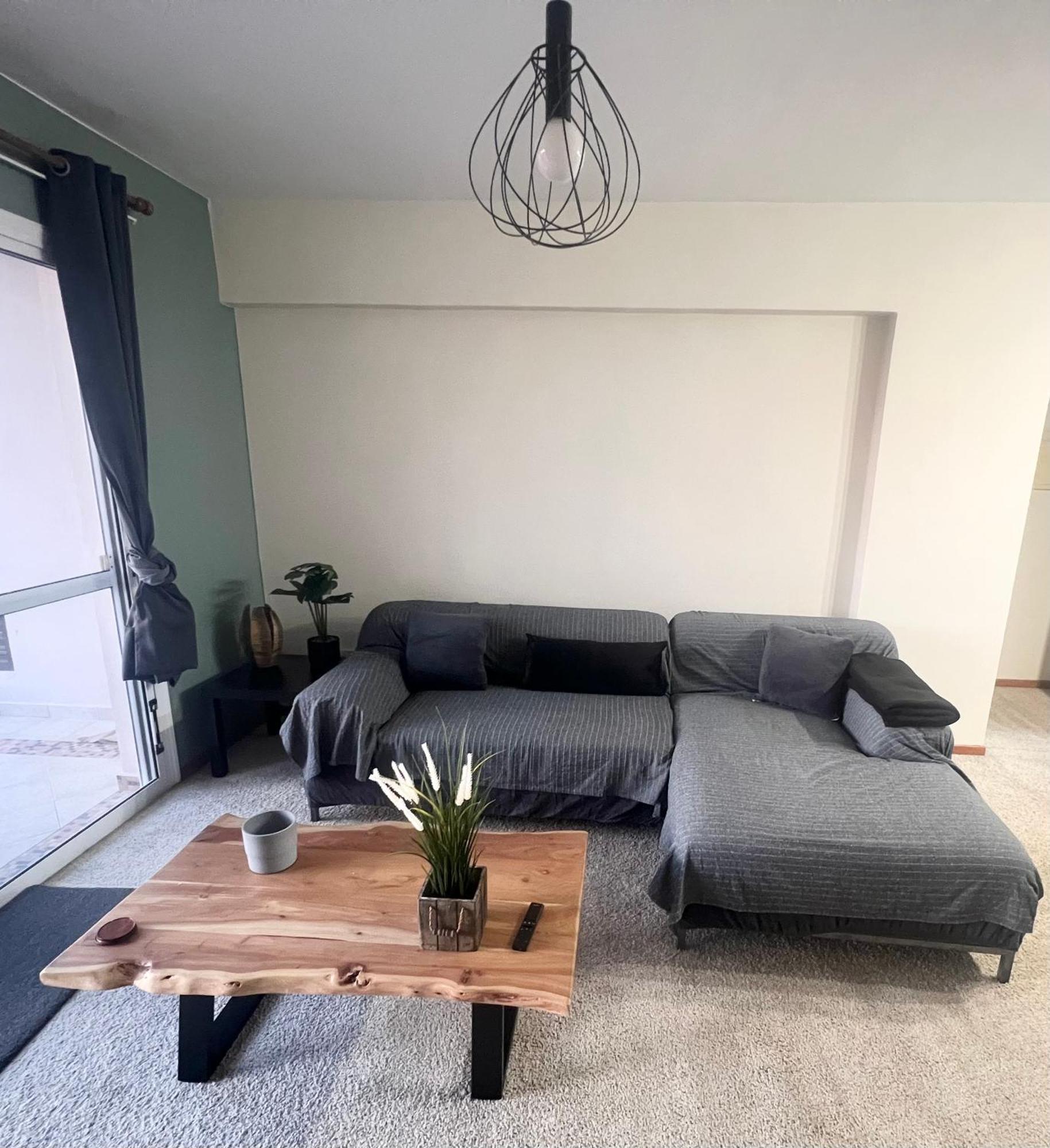 212 Apartment, A 2-bedroom Escape Апартаменты Пафос